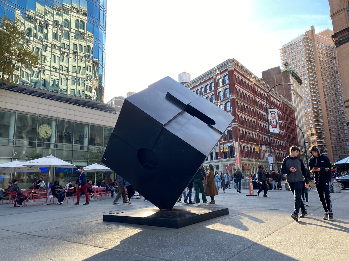 iphone 11 pro max cube daylight