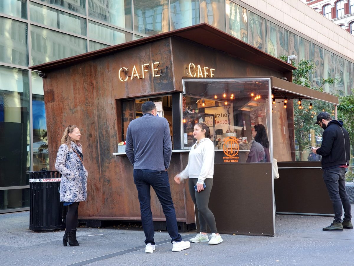 note 10 plus cafe daylight