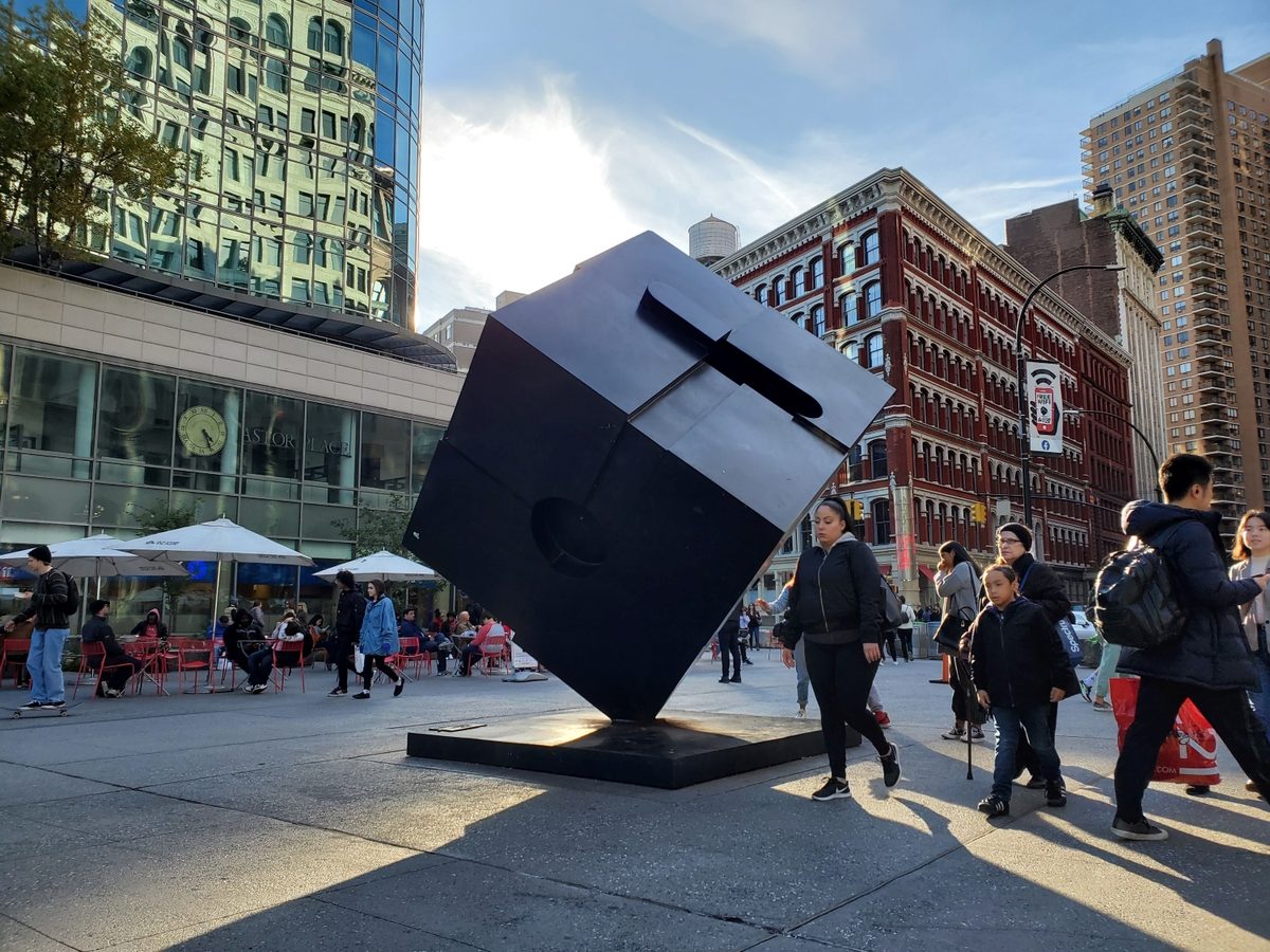 note 10 plus cube astor place