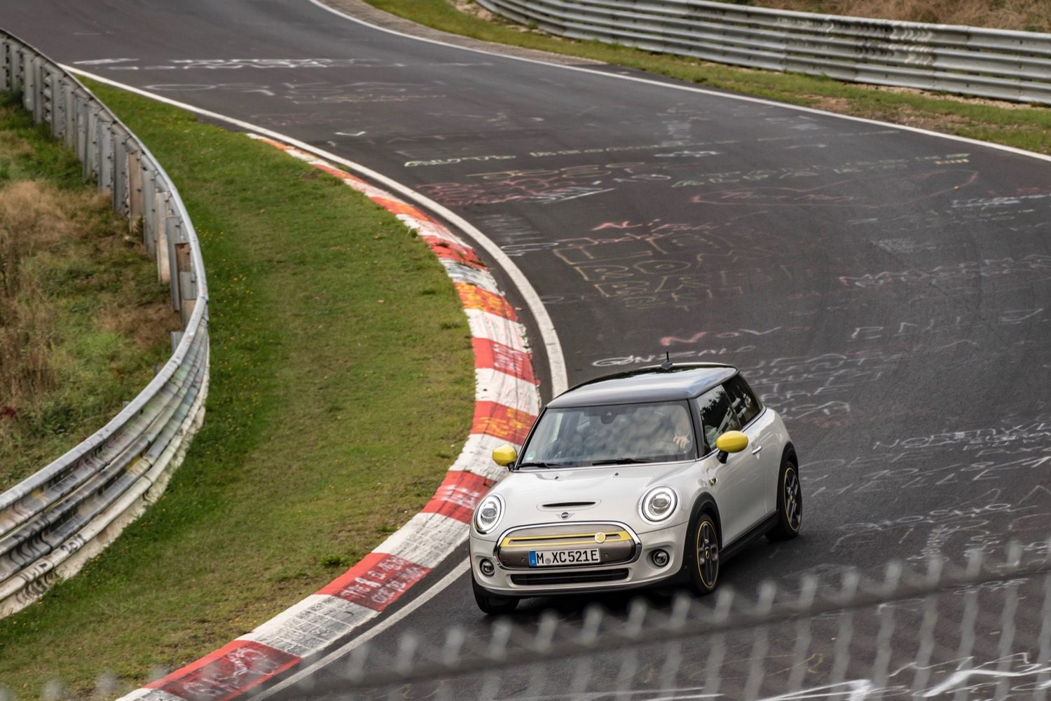 2020 mini cooper se laps nrburgring without using brakes n  rburgring
