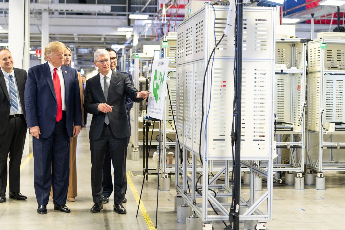 President Trump Tours the Apple Manufacturing Plant