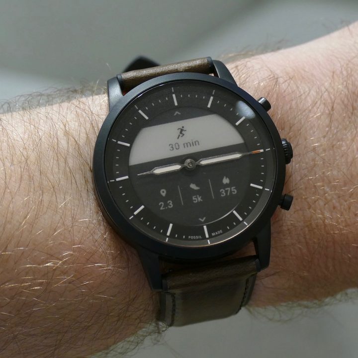 fossil hybrid hr smatwatch news fitness