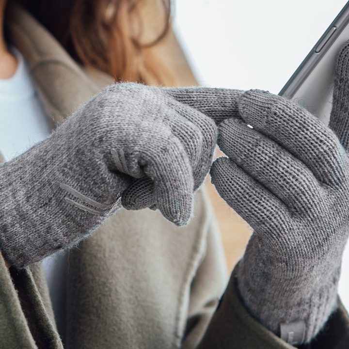Moshi Digits Touchscreen Gloves.