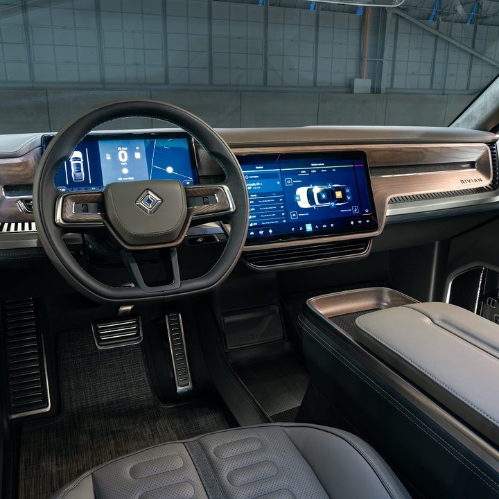 tesla cybertruck vs rivian r1t 1122