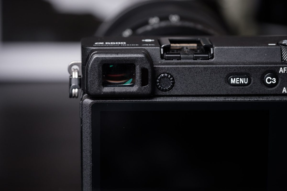 Sony A6600 detail of electronic viewfinder