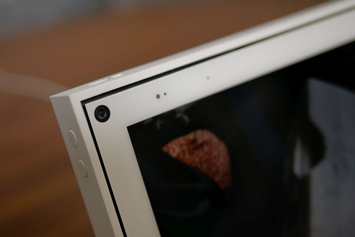 Facebook Portal 10-inch 2019 closeup of camera
