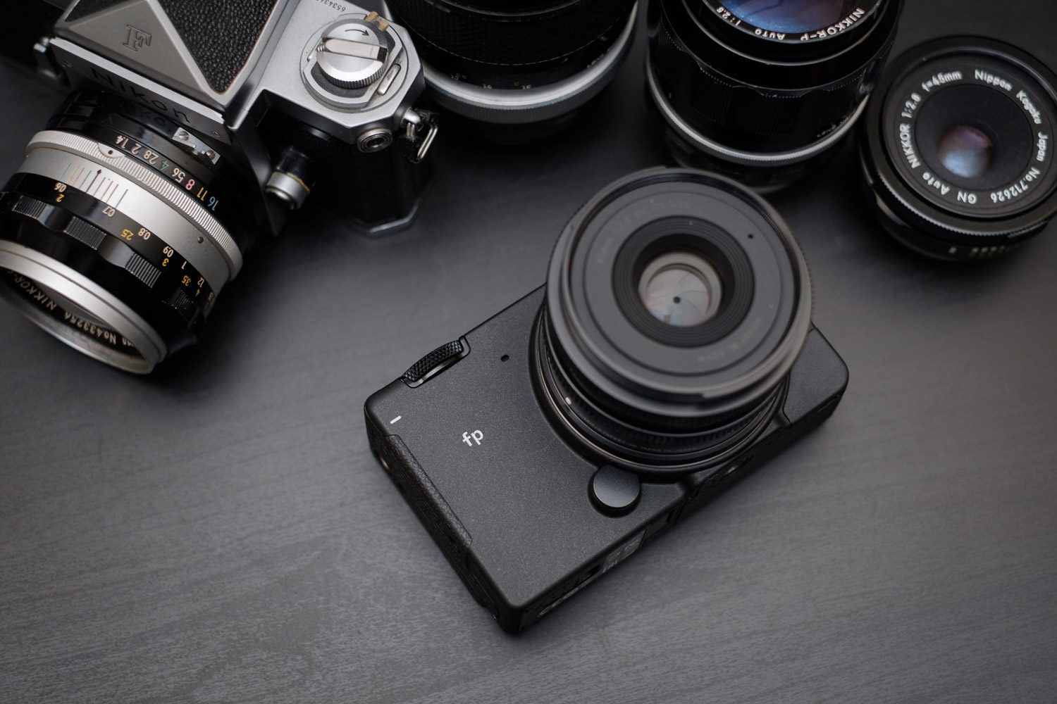 Sigma Fp review: A miniature marvel with a fatal flaw - Digital Trends