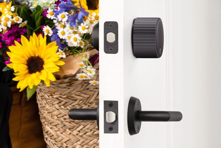 August Wi-Fi Smart Lock - Lifestyle