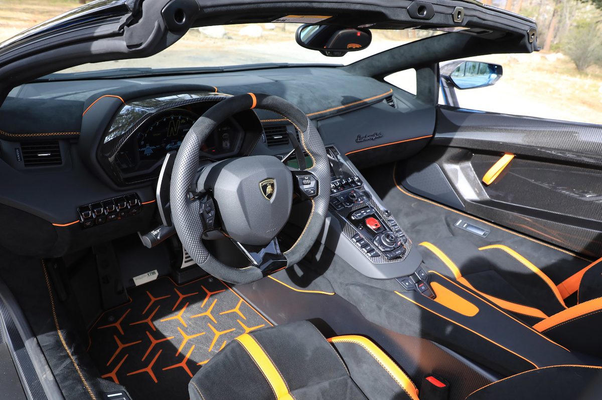 Lamborghini Aventador SVJ Roadster