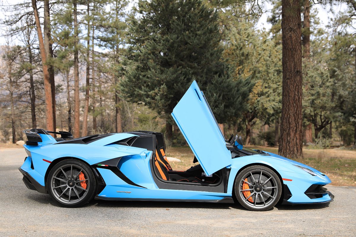 Lamborghini Aventador SVJ Roadster