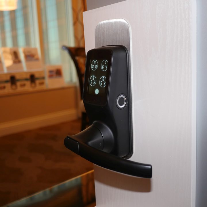 Lockly Smart Lock Deadbolt Knob CES 2020 keypad and fingerprint