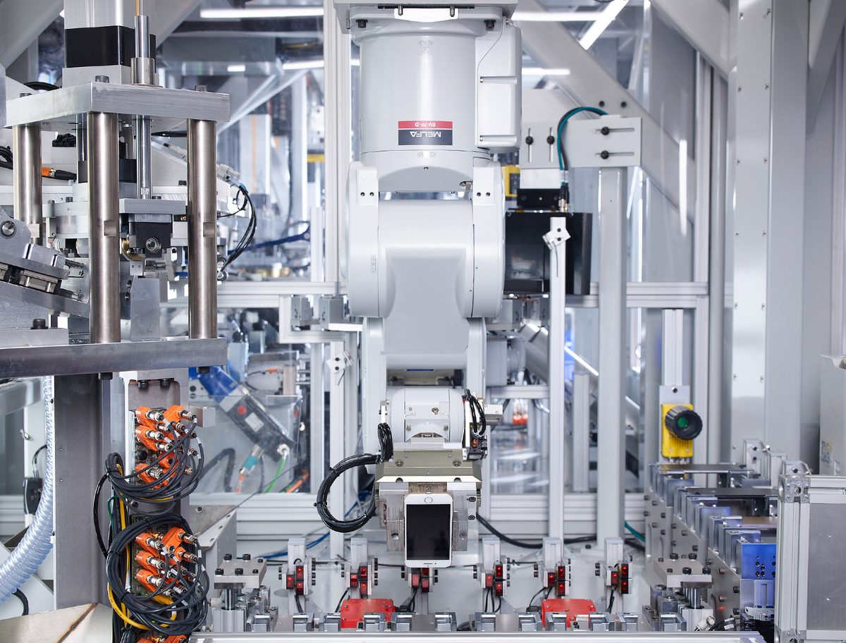 Apple Daisy robot