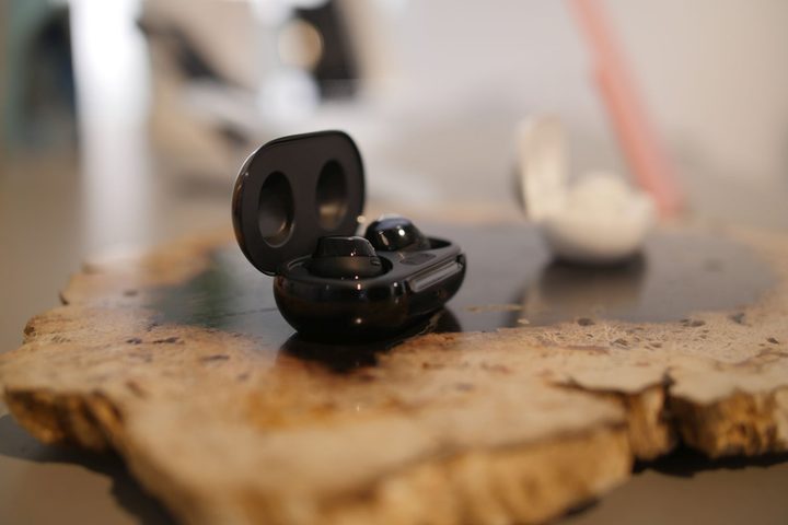Samsung Galaxy Buds+ hands-on case