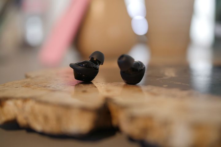 Samsung Galaxy Buds+ hands-on on table