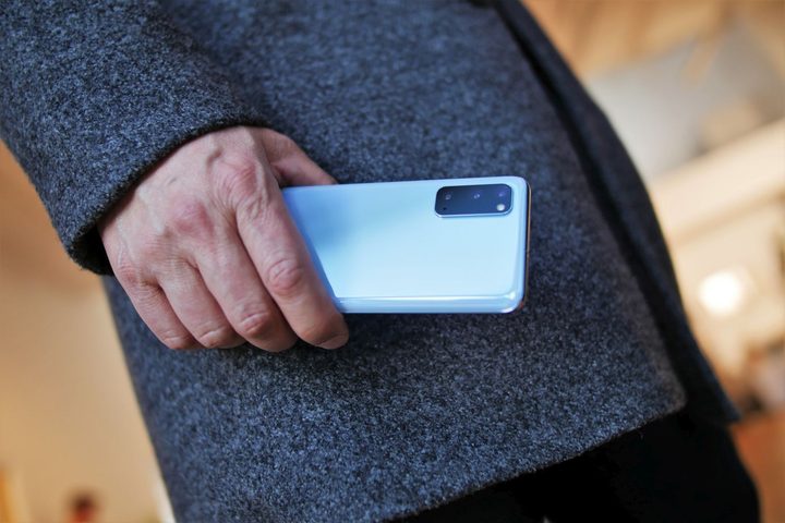 Samsung Galaxy S20 camera closeup