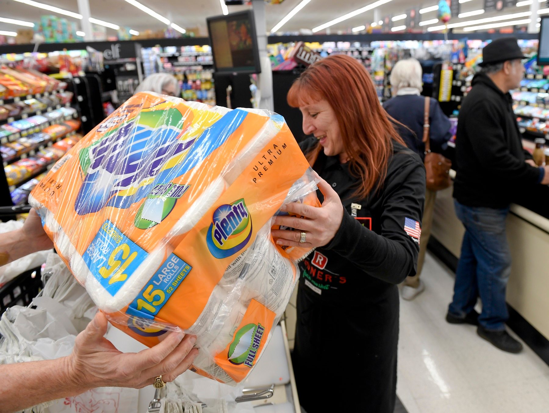 Grocery worker during coronavirus crisis