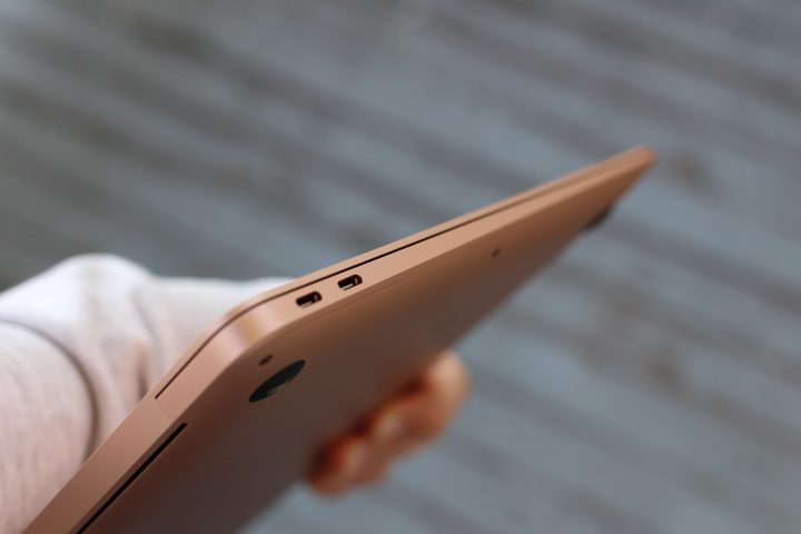 MacBook Air 2020 ports