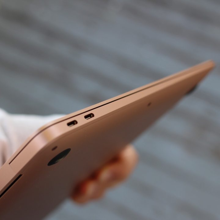 MacBook Air 2020 ports