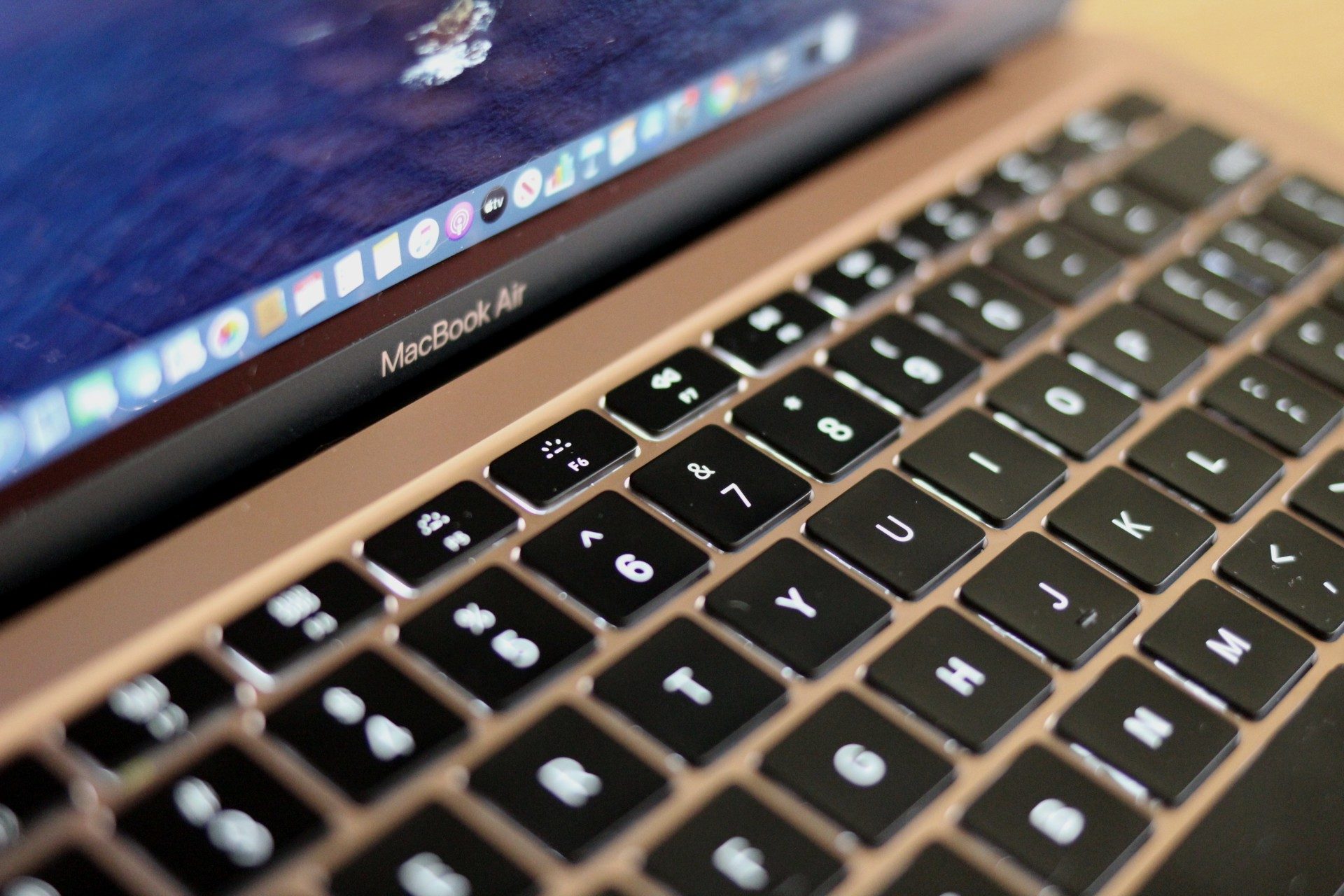 MacBook Air 2020 keyboard