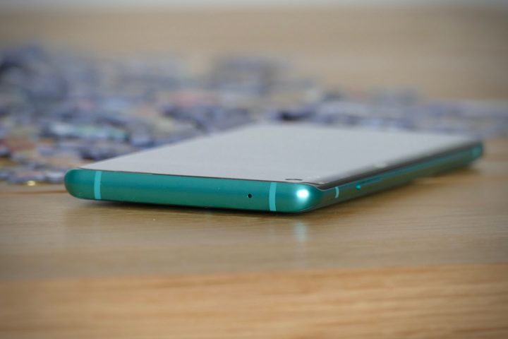 OnePlus 8 Top