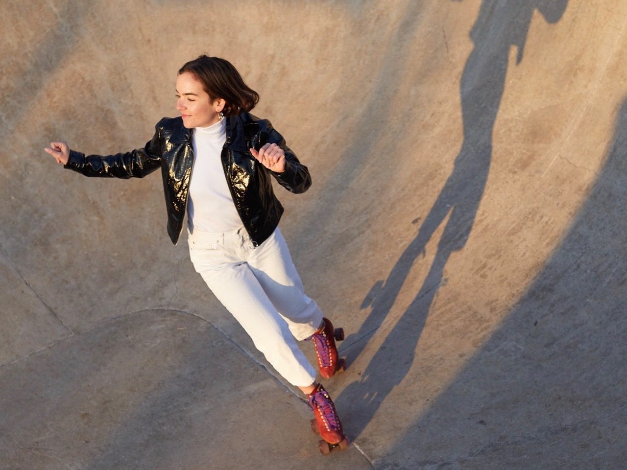 Ana Coto TikTok Rollerskates