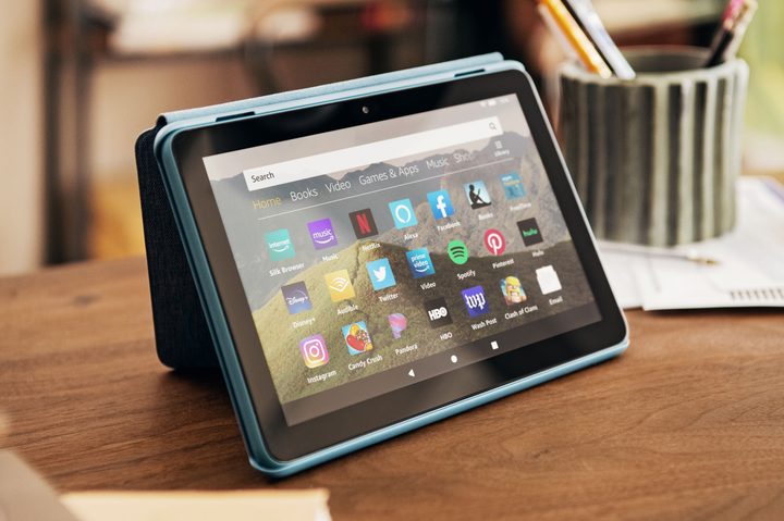 Fire-HD-8_Lifestyle-3