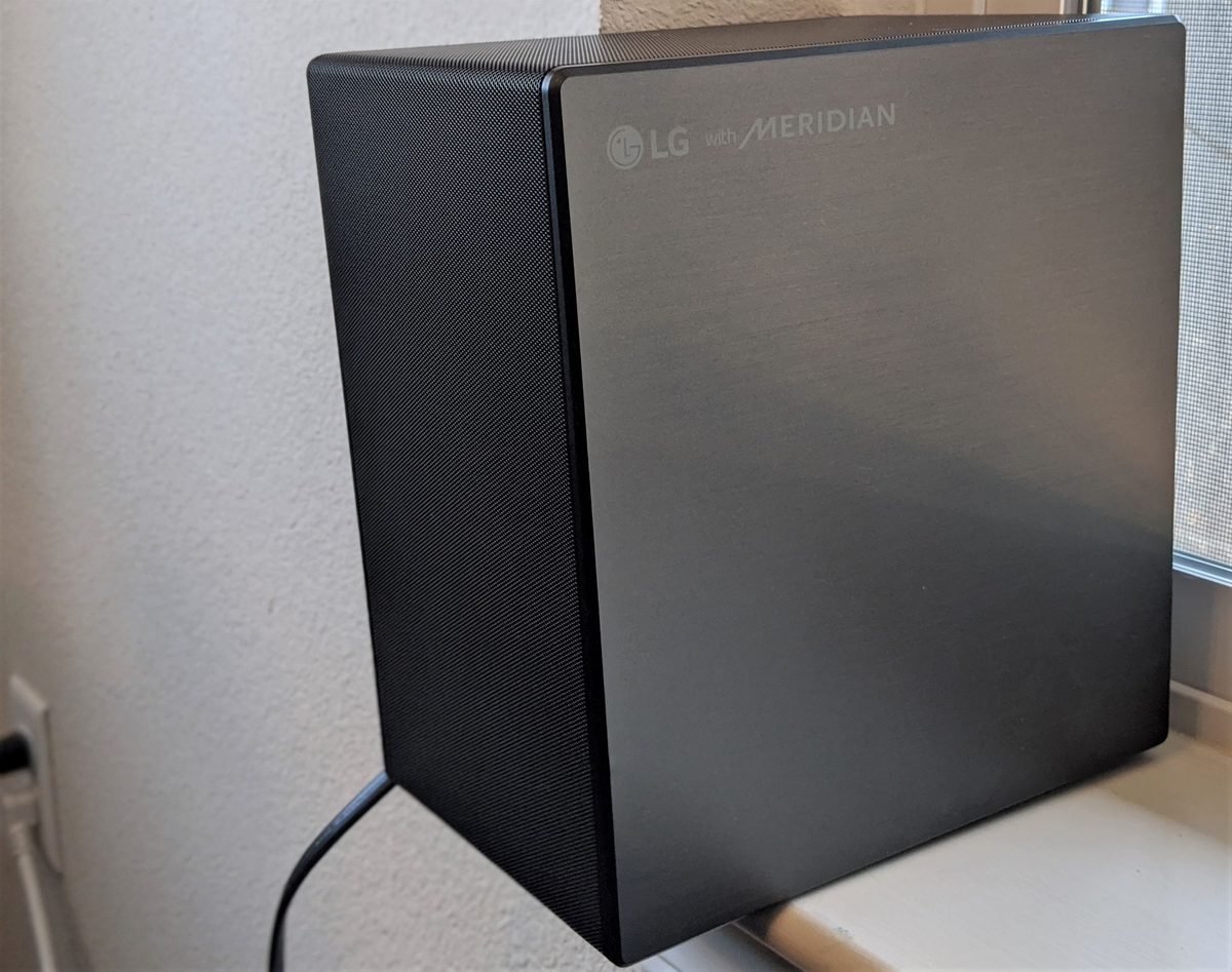 LG SN11RG rear speaker