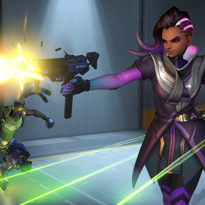 Characters shooting in Overwatch.