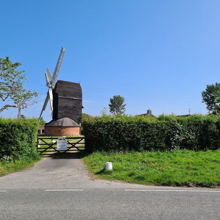iphone 11 pro galaxy s20 plus oneplus 8 huawei p40 camera shootout windmill