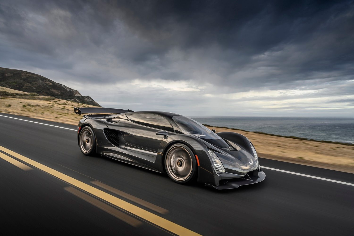 czinger 21c is a 3d printed plug in hybrid hypercar 10