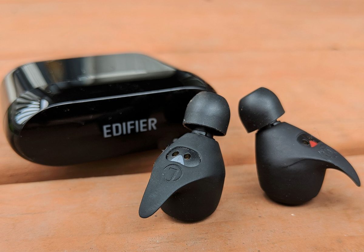 Edifier TWS6 earbuds