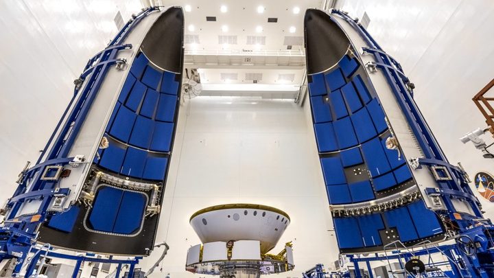 Mars 2020 Perseverance rover is being prepared for encapsulation