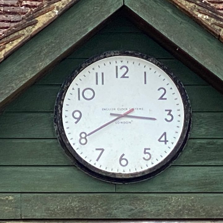 huawei p40 pro plus vs apple iphone 11 samsung galaxy s20 ultra google pixel 4 camera shootout clock