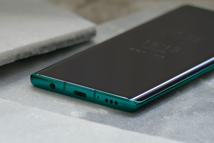 LG Velvet Charge