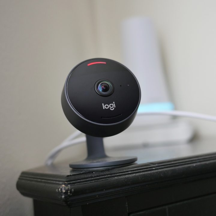 Logitech Circle View on ledge