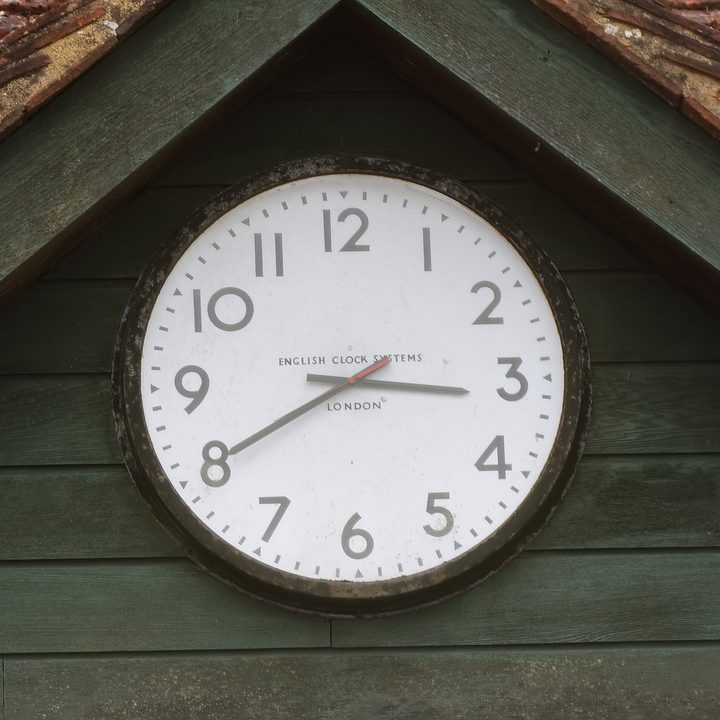 huawei p40 pro plus vs apple iphone 11 samsung galaxy s20 ultra google pixel 4 camera shootout clock