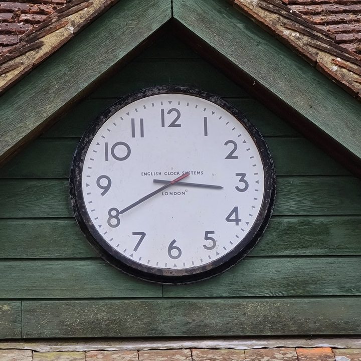 huawei p40 pro plus vs apple iphone 11 samsung galaxy s20 ultra google pixel 4 camera shootout clock