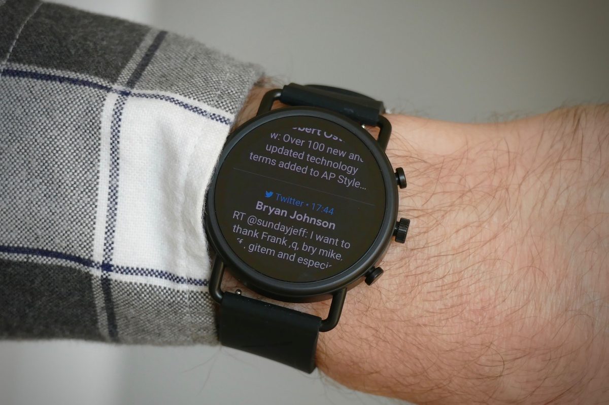 Skagen Falster 3 X by Kygo showing notifications