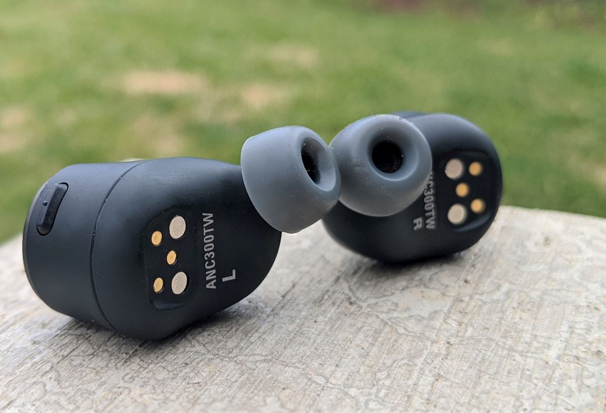Audio-Technica 300TW earbuds