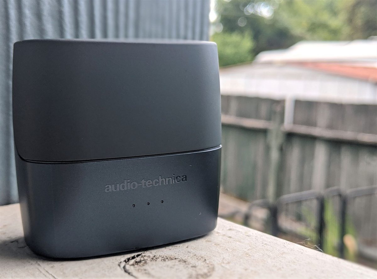 Audio-Technica 300TW charging case