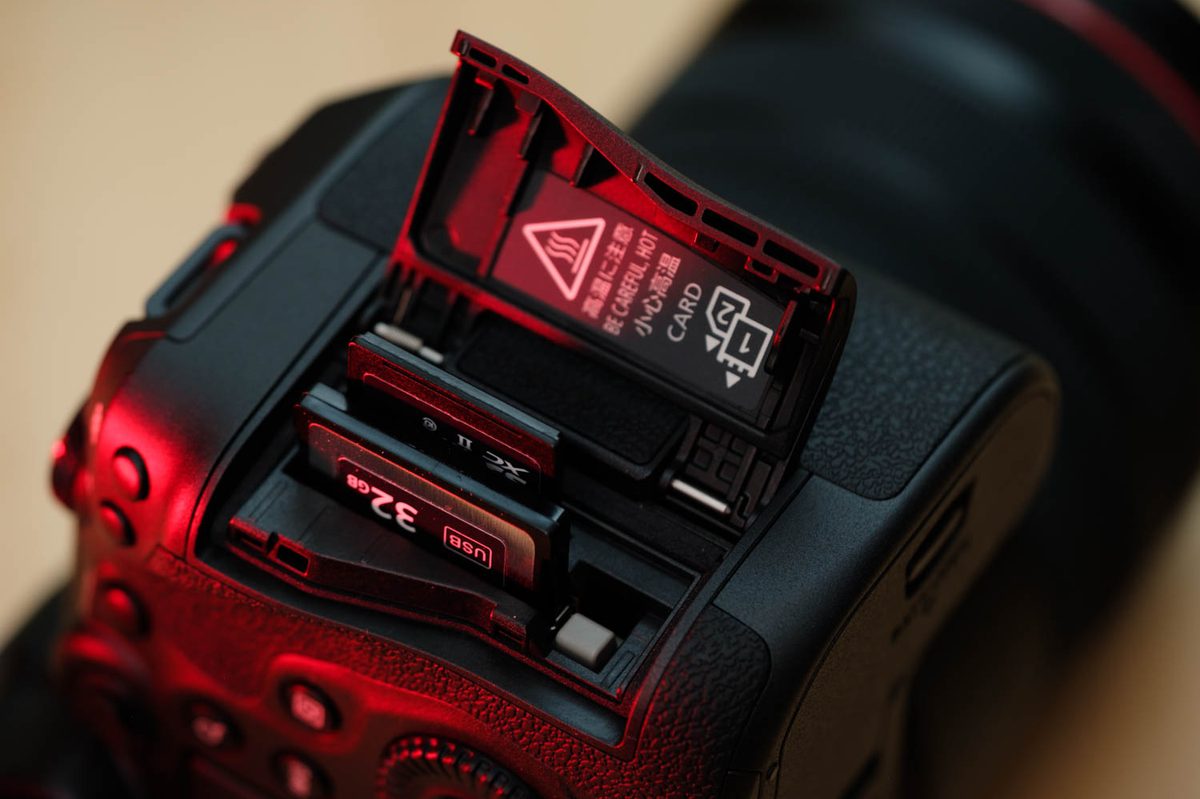 Canon EOS R5 product photo