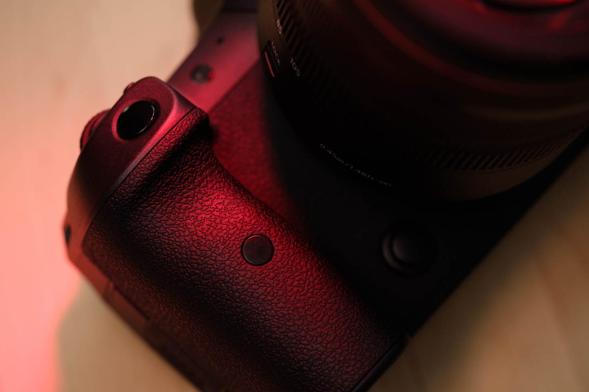 Canon EOS R5 product photo