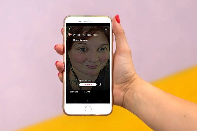 Person livestreaming on Twitter