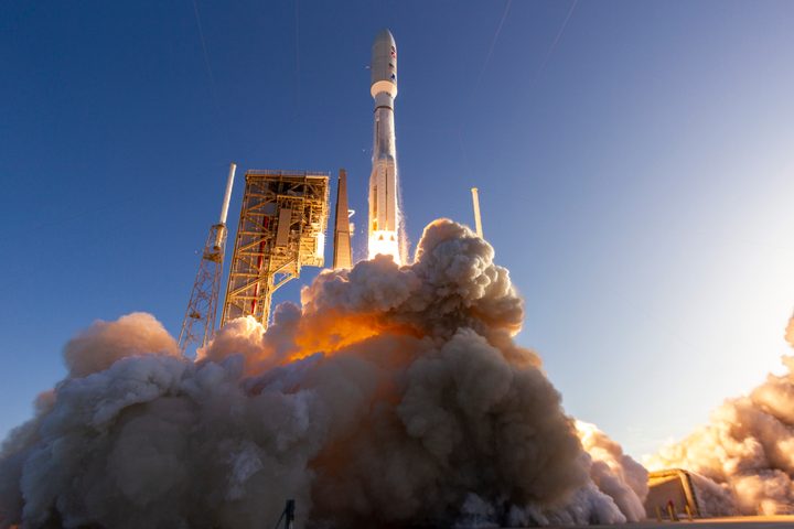 nasa perseverance lift off