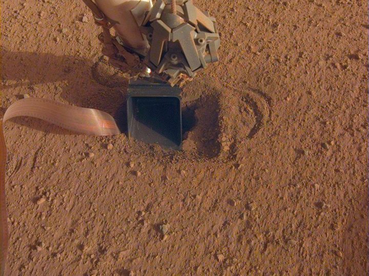 NASA InSight's robotic arm