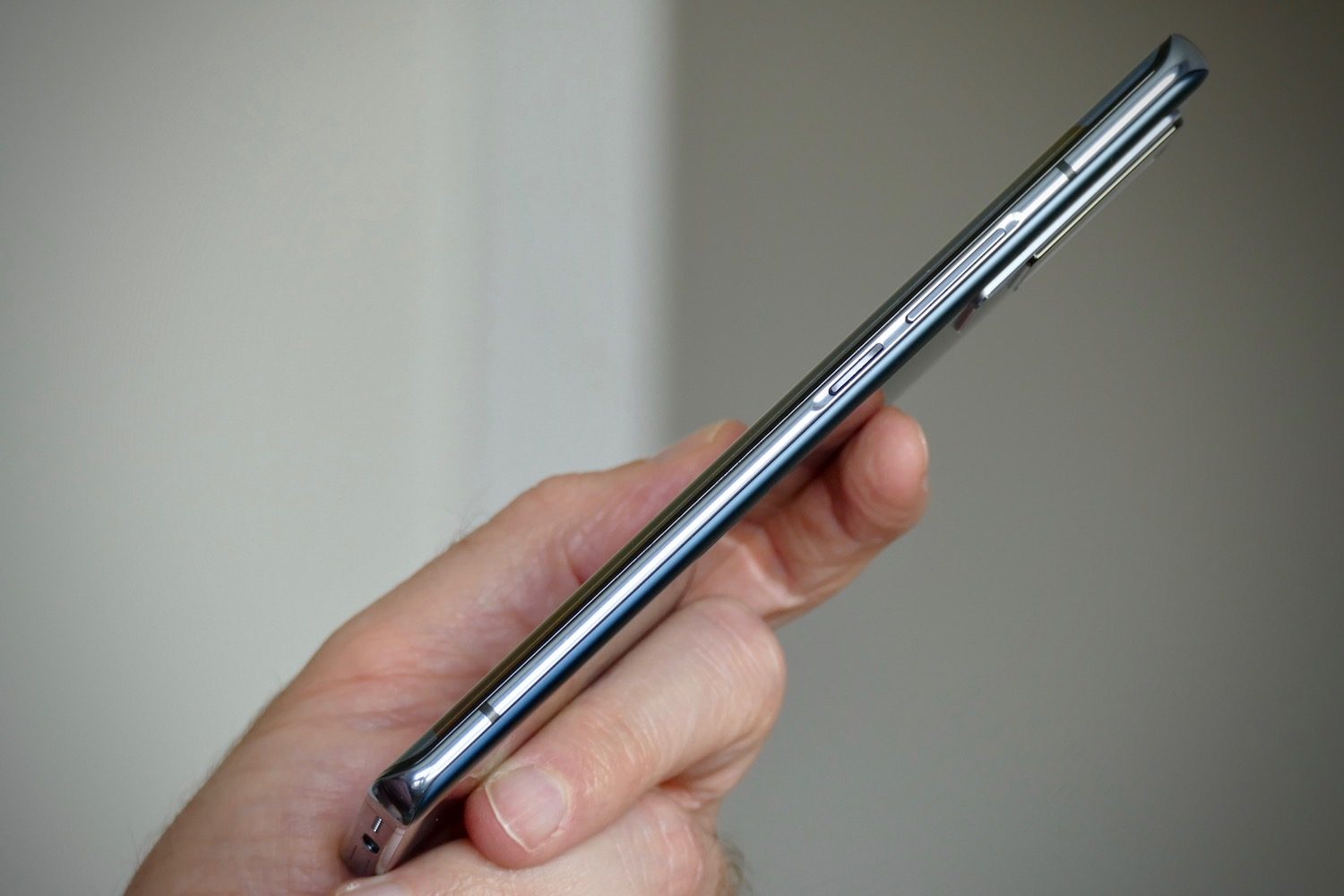 vivo x50 pro hands on review side