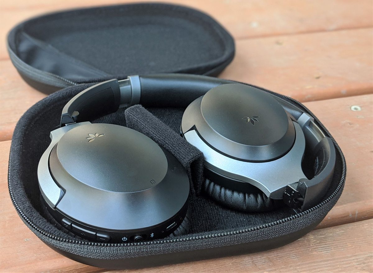 Avantree Aria Pro headphones