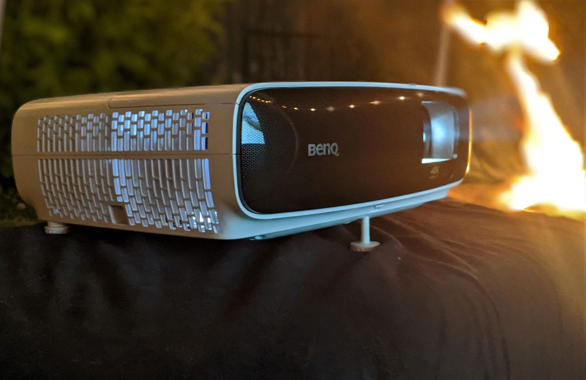 BenQ TK 810 projector