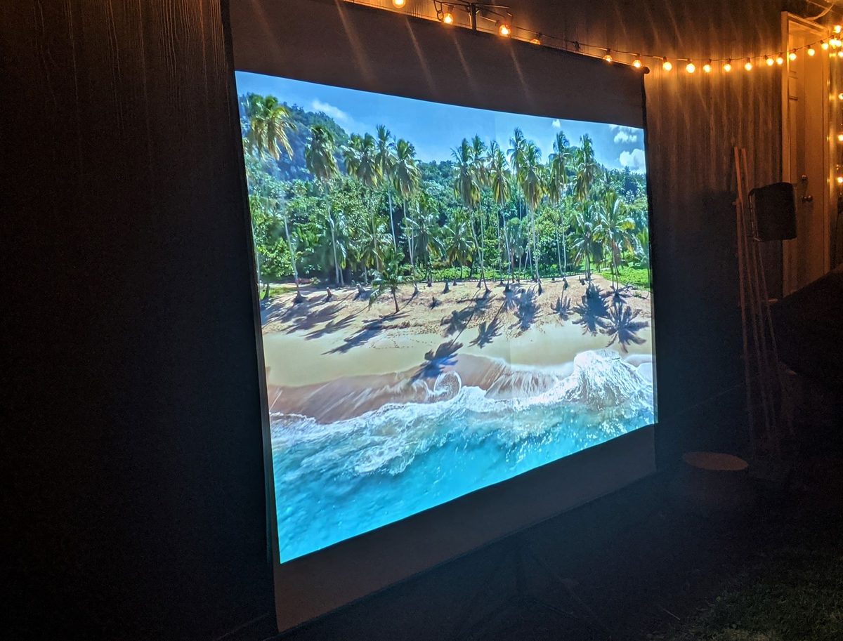 Elite Screens Yard Master Series