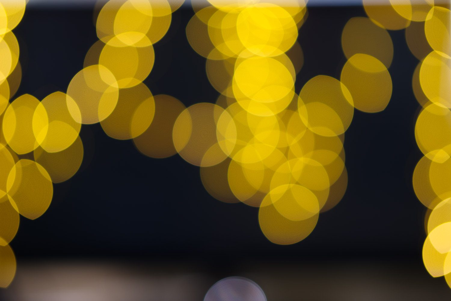 Indoor bokeh test at f/1.4 on Pentax-D FA Star-series 85mm f/1.4